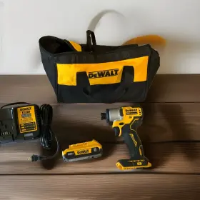 DCF840P2 BLACK DECKER Dewalt Xr Impact Driver Kit