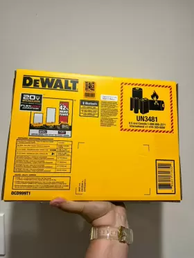 DCD999T1 DEWALT Ion Hammer Drill Driver Kit #3