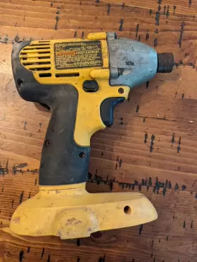 DW056 DEWALT Cordless Impact Driver Tool #2