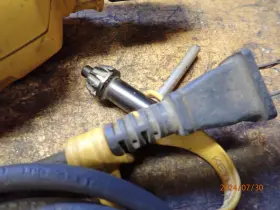 DW101 DEWALT Drill Chuck Key #2