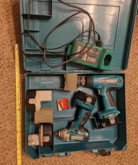 6337D MAKITA Cordless Drill Driver Impact Set Charger