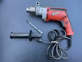 0300-20 MILWAUKEE Magnum Drill