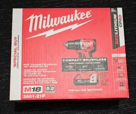 3601-21P MILWAUKEE Brushless Drill Driver Kit