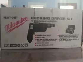 6767-1 MILWAUKEE Drywall Screw Shooter Kit