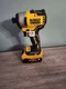 Dewalt DCF809 ATOMIC 20VMAX  Brushless Compact 1/4" Impact Driver w/8ah battery 